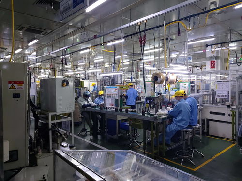 广州打工揭秘 月薪8000的工厂长什么样？